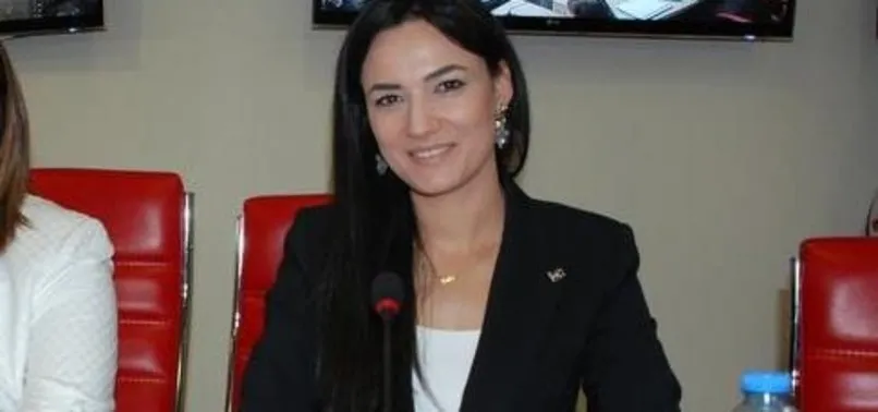 ESKİ TÜRKİYE GÜZELİ AK PARTİ KADIN KOLLARI BAŞKANI OLDU