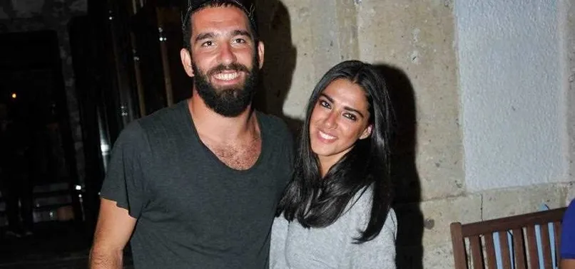 Arda Turan Çeşme’de 200 midye yedi A Haber Son Dakika Magazin Haberleri