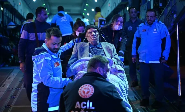 Gazze’ye yardım eli! Sağlık Bakanı Koca açıklama yaptı: 26 Gazzeli hasta ile 13 refakatçisi Türkiye’ye getirildi