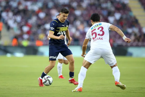 son-dakika-sozlesme-imzalamasi-bekleniyordu-fenerbahceye-ferdi-kadioglu-soku-1644522174494.jpg Son dakika: Sözleşme imzalaması bekleniyordu! Fenerbahçe'ye Ferdi Kadıoğlu şoku - 4