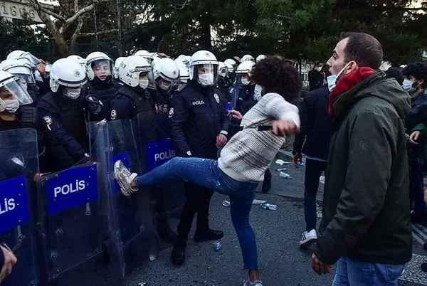Boğaziçi Üniversitesi eylemlerinde yeni bir Gezi Parkı hazırlığı! Tencere tavalı eylem - 1