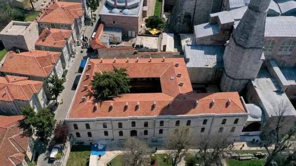 ayasofya-medresesi-baskan-recep-tayyip-erdoganin-katilimiyla-duzenlenecek-olan-torenle-hizmete-aciliyor-1649974108587.jpeg Son dakika: Ayasofya'da ikinci sevinç: 86 yıl sonra yeniden! Başkan Erdoğan'dan Ayasofya Fatih Medresesi açılışında önemli açıklamalar - 14
