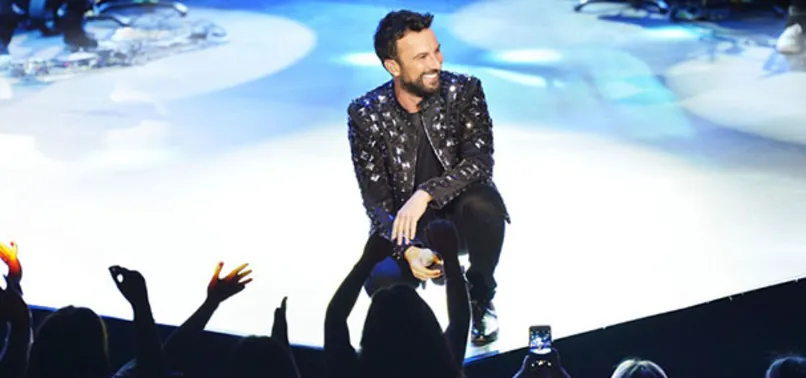 Tarkan’dan anlamlı konser