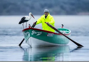 Yaren Leylek 15. yılında yine Adem Amca’nın kayığında