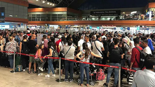 istanbuldaki-havalimanlarinda-yolcu-sayisinda-artis-9-ayda-275-milyon-kisi-seyahat-etti-1666255979149.jpg