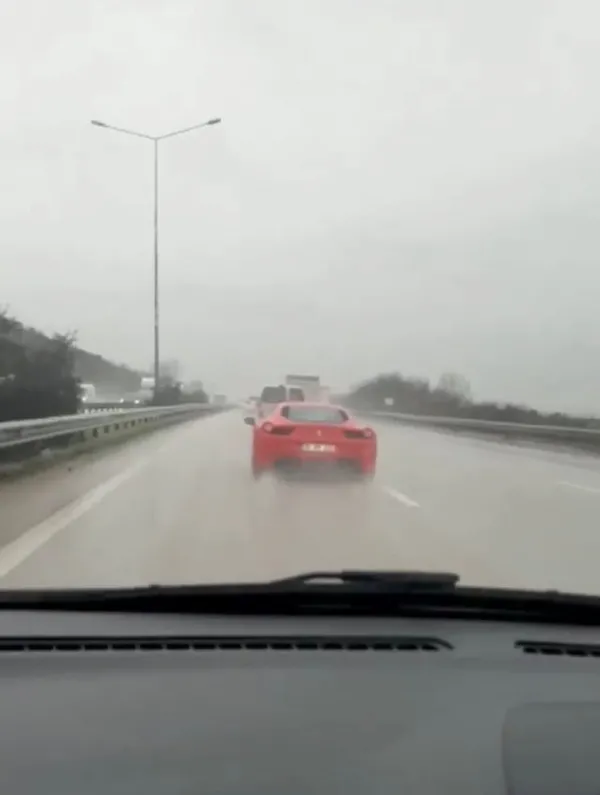 1645866478786.jpg 7 milyonluk araç hurdaya döndü! - 2