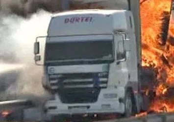 TEM'de TIR yangını! Trafik yoğunluğu oluştu