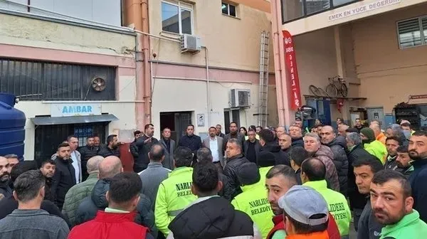 CHP’li belediyelerde maaş krizi patladı! İşçiler grevde: Geçinemiyoruz