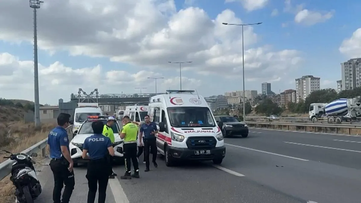 Kuzey Marmara'da hafif ticari araçla motosiklet çarpıştı: 1'i ağır 2 yaralı