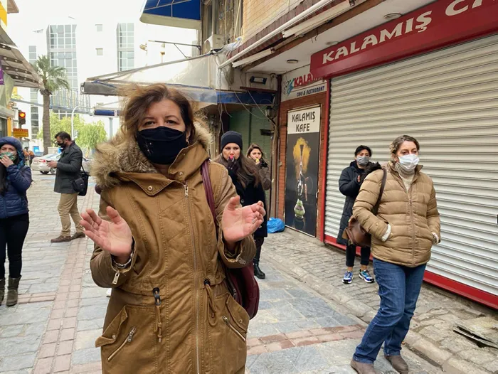 Eğitimcilerden İzmir Büyükşehir Belediye Başkanı Tunç Soyer’e karşı ’daimi iş’ eylemi