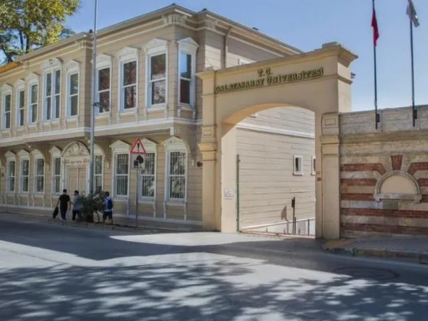 galatasaray-universitesi-kpss-55-puan-ile-personel-aliyor-temizlik-gorevlisi-bahcivan-insaat-iscisi-boyaci-ele-1695798640095.jpg Galatasaray Üniversitesi KPSS 55 puan ile personel alıyor! Temizlik Görevlisi, Bahçıvan, İnşaat İşçisi, Boyacı, Elektrikçi ve Büro Personeli alımı başvuru şartları - 2
