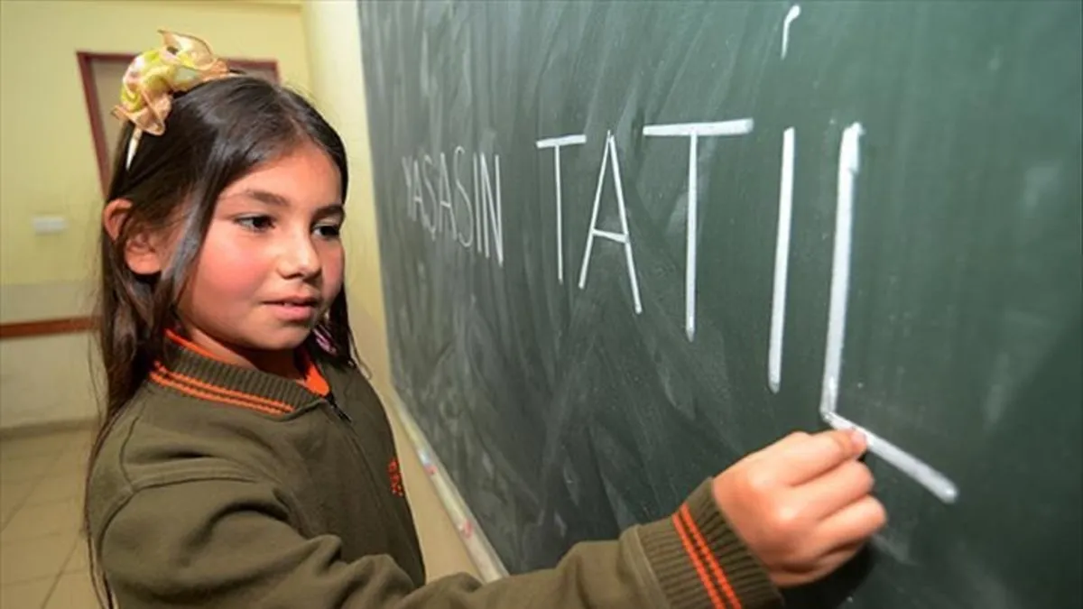 2026 MEB TATİL TAKVİMİ | Yarıyıl tatili ne zaman? 15 tatil hangi tarihte başlayacak?