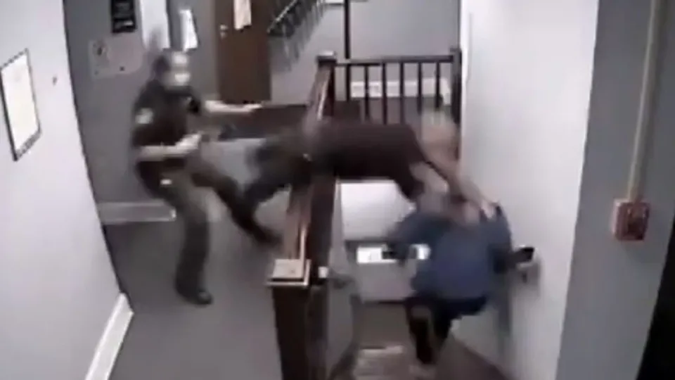 Hapis cezasını duyunca mahkemeden böyle kaçtı