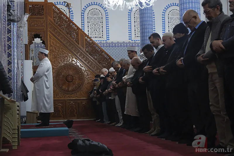 Ramazan'ın müjdecisi Berat Kandili dualarla idrak edildi! Vatandaşlar camilere akın etti 10