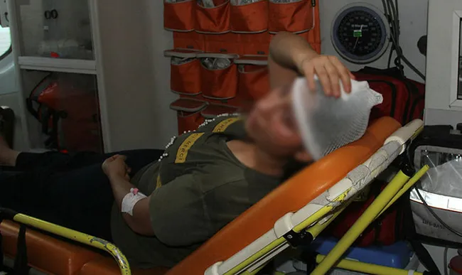 Adana’da akılalmaz olay! Çocuğunun önünde karısına anahtarla işkence etti - 1