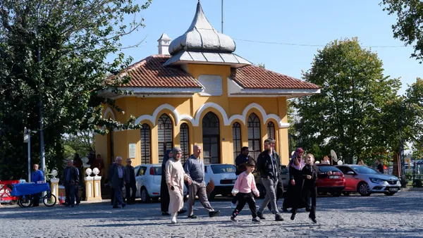 meteoroloji-5-gunluk-hava-durumu-raporunu-yayinladi-soguklar-yurdu-terk-etti-sicakliklar-30-dereceyi-bulacak-p-1666684422840.jpg Meteoroloji 5 günlük hava durumu raporunu yayınladı! Doğuda eksi 8 batıda 30 derece sıcaklık | Pastırma sıcakları... - 12