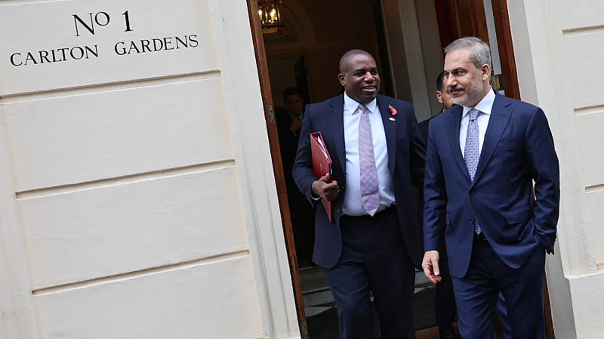 Bakan Fidan İngiliz mevkidaşı Lammy ile bir araya geldi