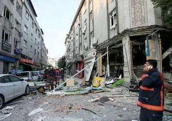 Bakırköy'de patlama: Ortalık savaş alanına döndü