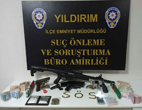bursada-uyusturucu-tacirlerine-darbe-2-supheli-gozaltinda-1663134460075.jpg Bursa'da uyuşturucu tacirlerine darbe: 2 şüpheli gözaltında - 1