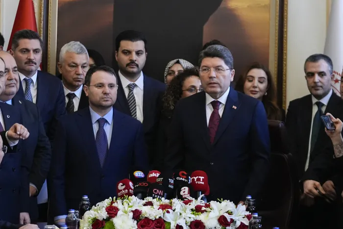 adalet-bakanliginda-devir-teslim-toreni-akin-gurlek-gorevi-devraldi-1770812246093.jpg Fotoğraf-AA