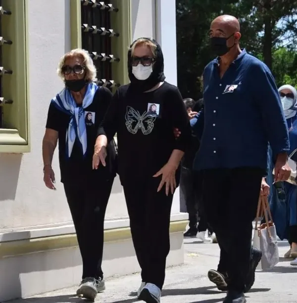 Emel Sayın’ın acı günü! Kardeşi Fatma Tektaş’ı toprağa verdi