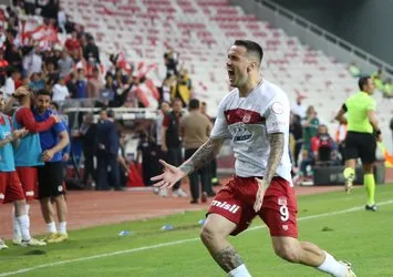 Sivassporlu Rey Manaj gol sayısını 22’ye yükseltti
