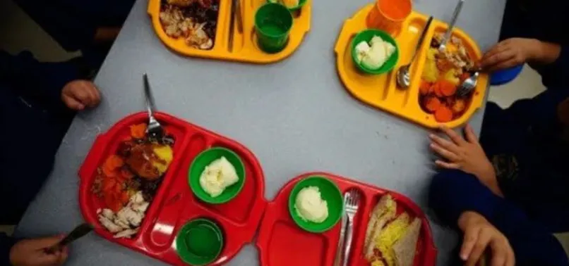 İngiltere'de yeni krizi The Guardian böyle yazdı: Okullarda öğrenciler silgi yiyor