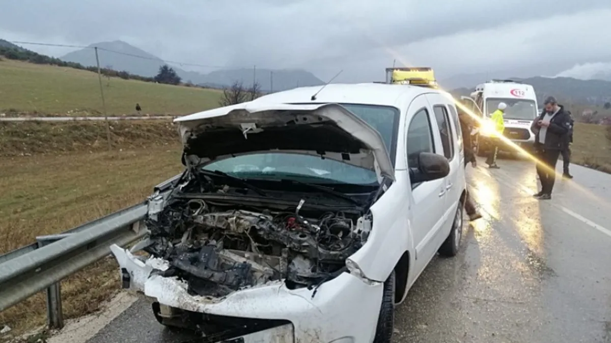 Isparta'da korkunç kaza! 2 polis yaralandı