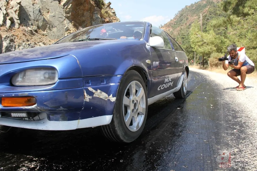 Fethiye'de asfalt eriten sıcaklar hayatı durdurdu 18