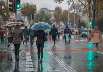 Meteoroloji'den sağanak yağış uyarısı geldi!
