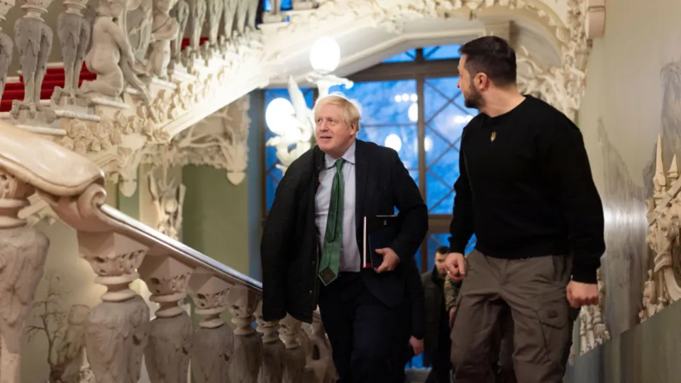 Ukrayna Devlet Başkanı Zelenskiy eski İngiltere Başbakanı Johnson'u Kiev'de ağırladı