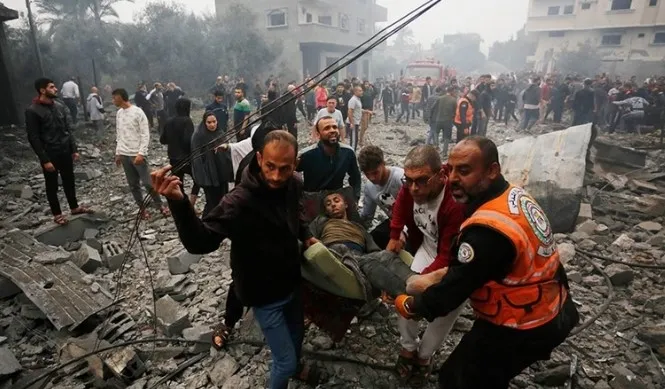 gazzedeki-katliamlarda-kan-donduran-detay-iz-birakmadan-yok-ediyor-1721336350239.jpg Gazze Sivil Savunma Birimine göre İsrail silahları ʺtuhaf yaralara ve şekil bozukluklarınaʺ neden oluyor.