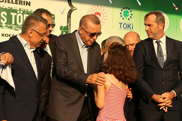 baskan-erdogandan-kocaelideki-toplu-acilis-toreninde-millet-ittifakina-yuklendi-curcuna-masasini-birkac-aday-c-1659826153283.jpg Başkan Erdoğan'dan Kocaeli'deki toplu açılış töreninde Millet İttifakı'na yüklendi: Curcuna masasını birkaç aday çıkaracak kapasitede görüyorum - 10