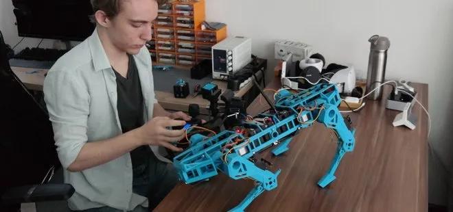 Lise öğrencisi 6 ayda geliştirdiği “robot köpek” ile başarıya koşuyor