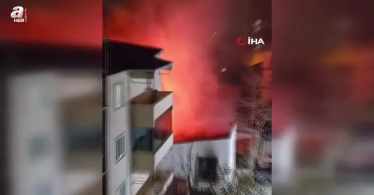 Sultanbeyli'de ahşap ev küle döndü