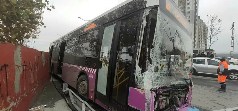 son dakika istanbul da zincirleme kaza iett otobusu kamyon ve iki otomobil