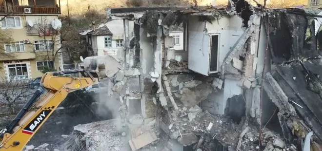 Yusufeli Barajı'nda sular yükseldikçe anılar gömülüyor! Bölge halkı kaybolan tarihin son anlarına şahitlik etti