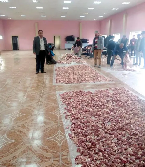 Ankara'da tepki çeken görüntüye inceleme! Kamyonet kasasında açıkta et taşıdılar - 4