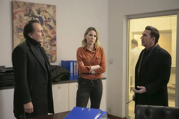 Arka Sokaklar’da Rıza Baba bilmecesi! Arka Sokaklar Rıza Baba öldü mü? Arka Sokaklar Zafer Ergin diziden ayrılıyor mu?