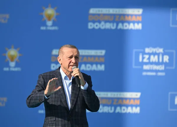 izmirde-tarihi-kalabalik-baskan-erdogandan-gundogdu-meydaninda-onemli-aciklamalar-1682791460138.jpg İzmir'de tarihi kalabalık! Başkan Erdoğan'dan Gündoğdu Meydanı'nda önemli açıklamalar - 6