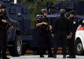 Kosova'da postaneye el bombalı saldırı