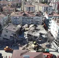 Demet Akalın Elazığ’daki deprem mağdurları için harekete geçti