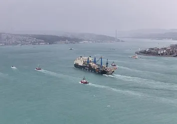 Boğaz'da alarm! Dev gemi Filyos'a gidiyor! Karadeniz gazında kritik adım