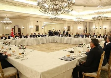 Başbakan Yıldırım AK Parti'li eski bakanlarla buluştu