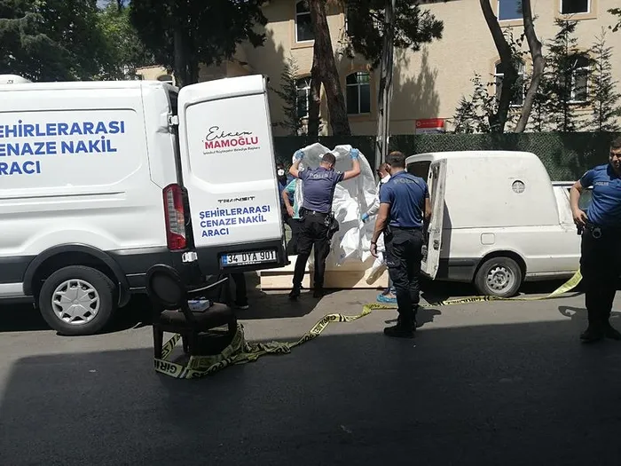 1719236214982.jpeg İstanbul'da 10 yıldır otomobilde yaşayan kişi ölü bulundu - 1
