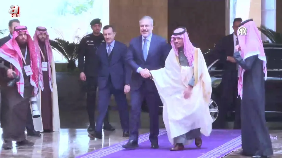 Dışişleri Bakanı Hakan Fidan Riyad’da düzenlenen Suriye toplantısına katıldı