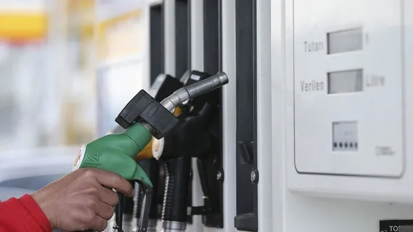 Benzin ve motorinde indirim beklentisi! Brent petrol çakıldı! Akaryakıt fiyatlarına indirim yapılacak mı? 23 Eylül güncel benzin motorin LPG fiyatları...