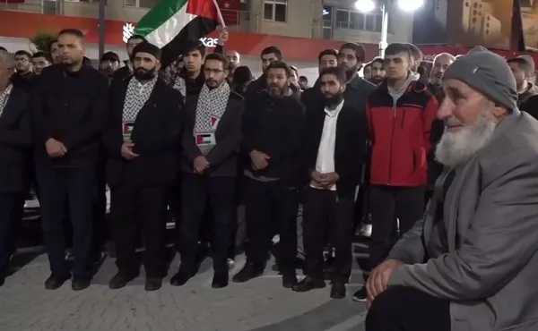 isgalciler-protesto-ediliyor-dunyada-ve-turkiyede-binlerce-kisi-gazze-icin-bir-araya-geldi-1698447514714.jpg Van