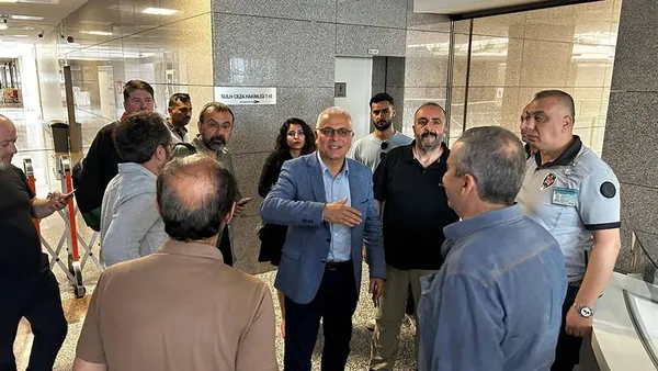 1688647249596.jpeg RTÜK'ten Merdan Yanardağ kararı! TELE 1'e terörist elebaşı Abdullah Öcalan'ı övmenin cezası kesildi - 3