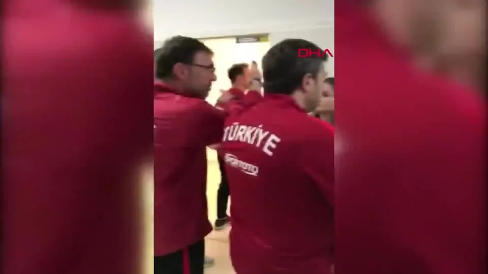 Milli Takım kalecisi Altay Bayındır’a alçak saldırı!